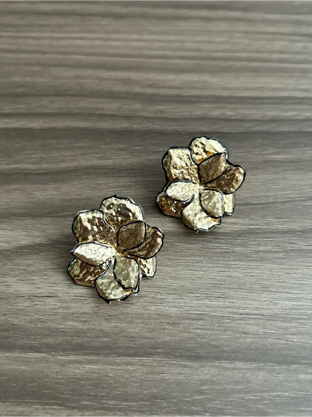 Flower statement earrings Q1221
